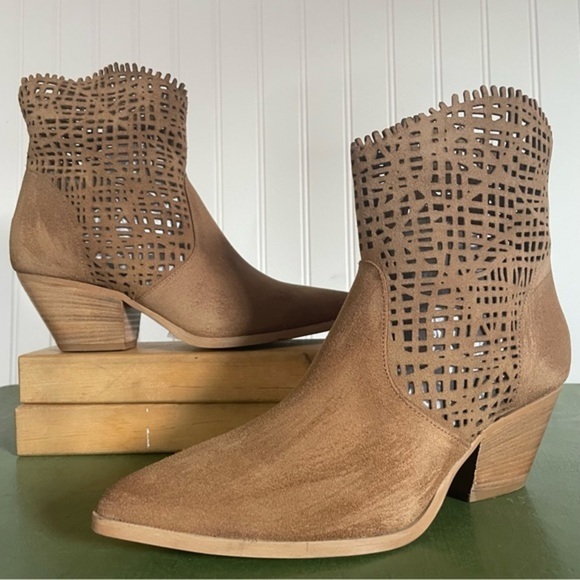 NWT Ron White BRAIDEN Laser Cut Booties in Caramel Antiqued Suede *Italy* - Picture 10 of 11